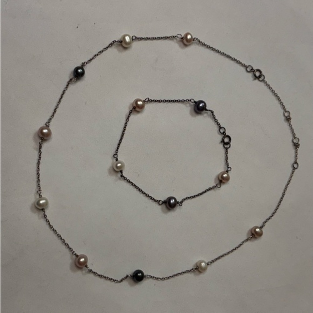 Elegant Pearl Necklace and Bracelet Set